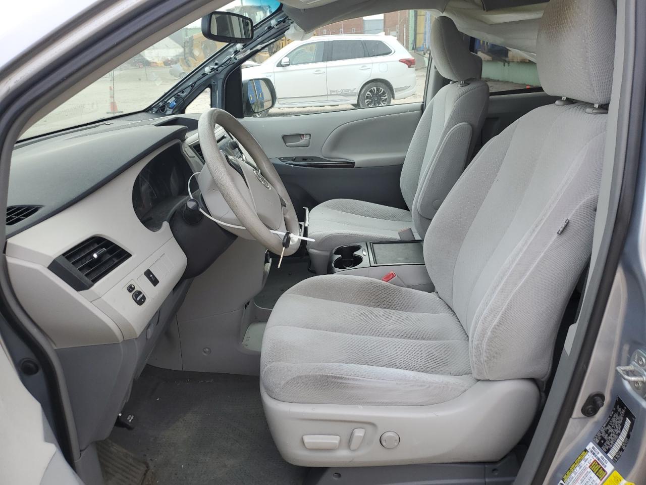2014 Toyota Sienna - Image 7