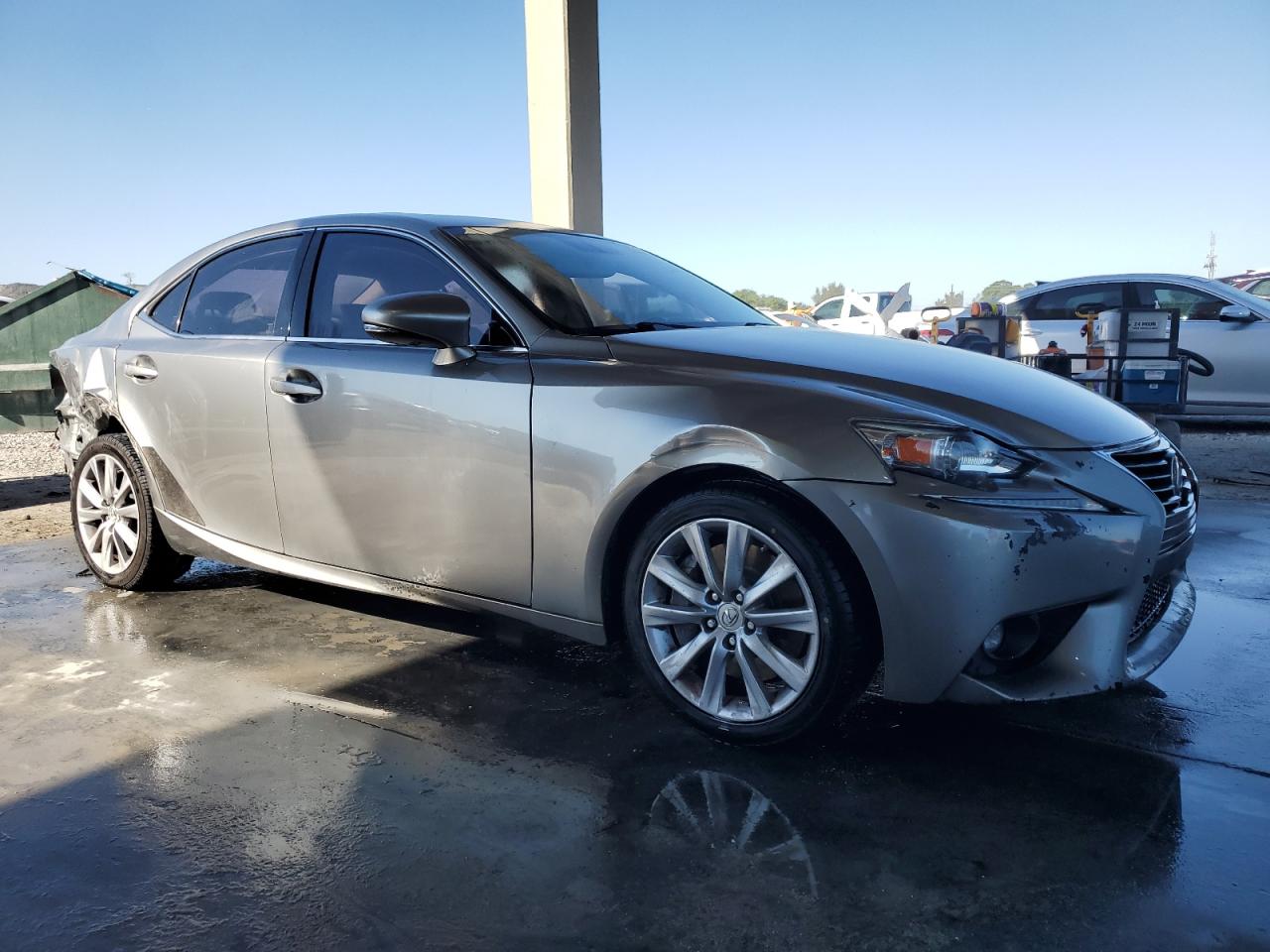 2016 Lexus IS - Image 4
