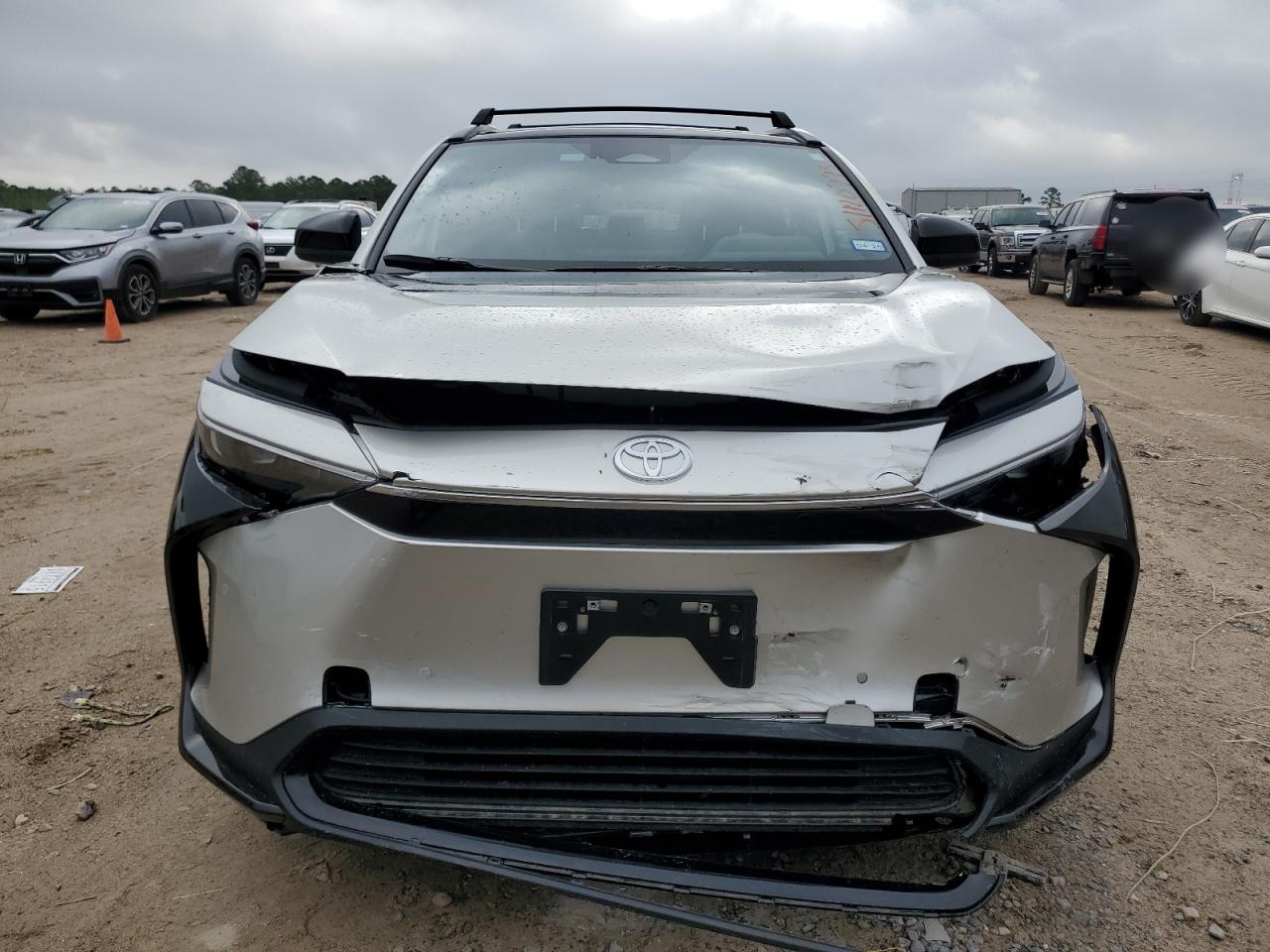JTMAAAAA4RA032665 TOYOTA BZ4X XLE 2024