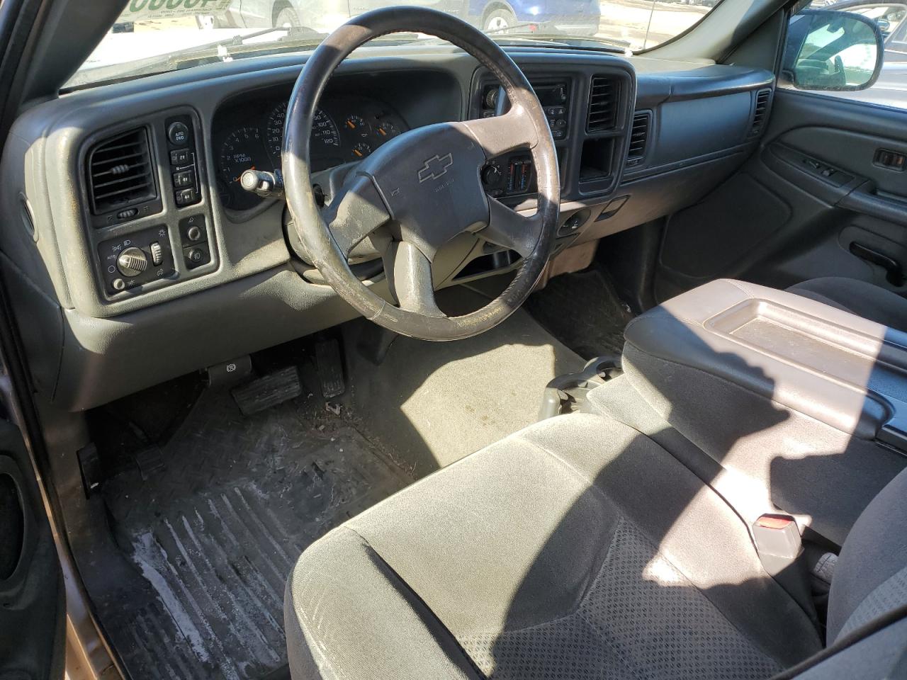 2005 Chevrolet Silverado - Image 8