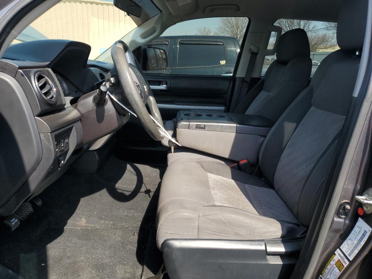 5TFEY5F12GX211732 TOYOTA TUNDRA 2016