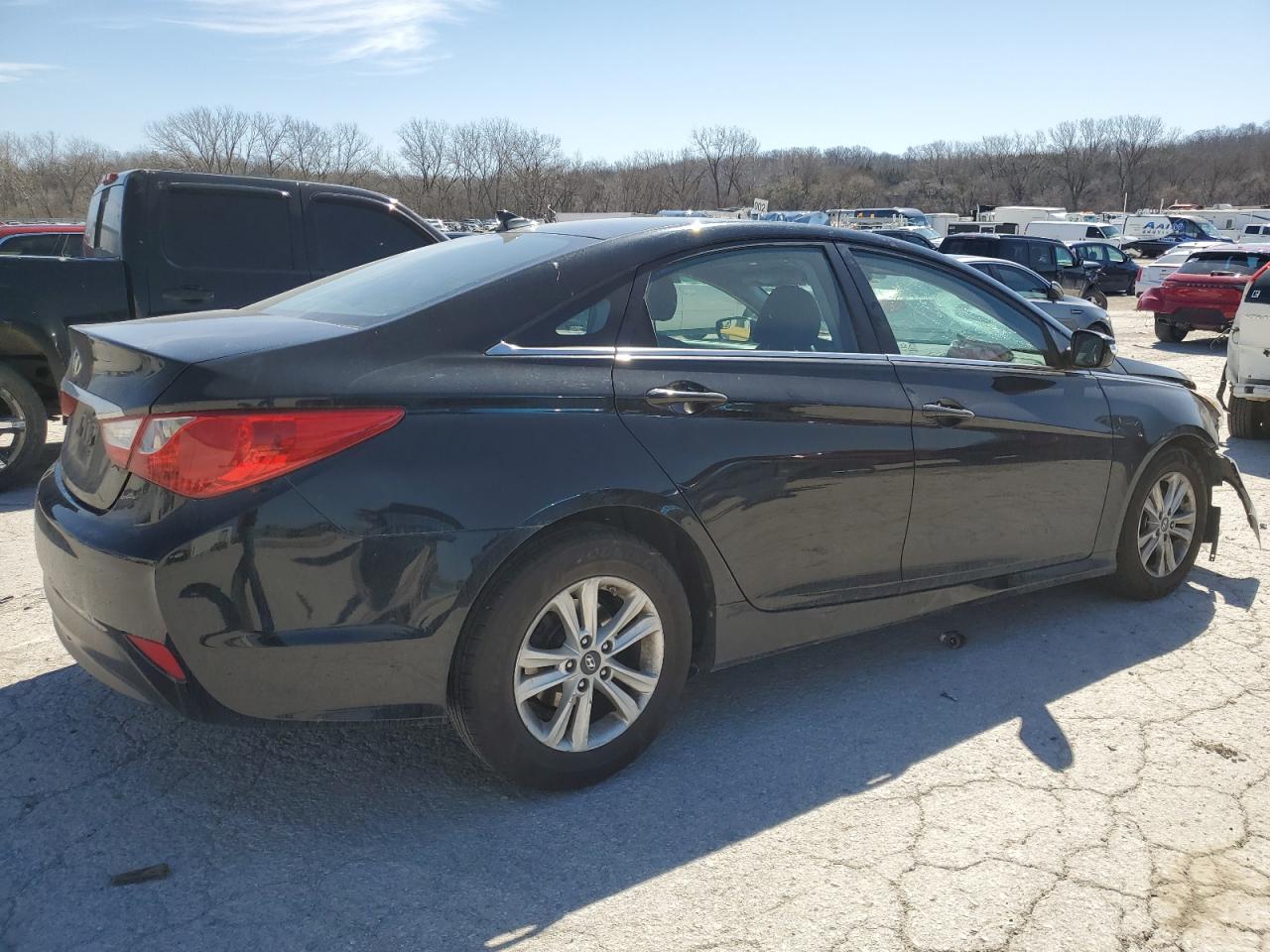 2014 Hyundai Sonata - Image 3