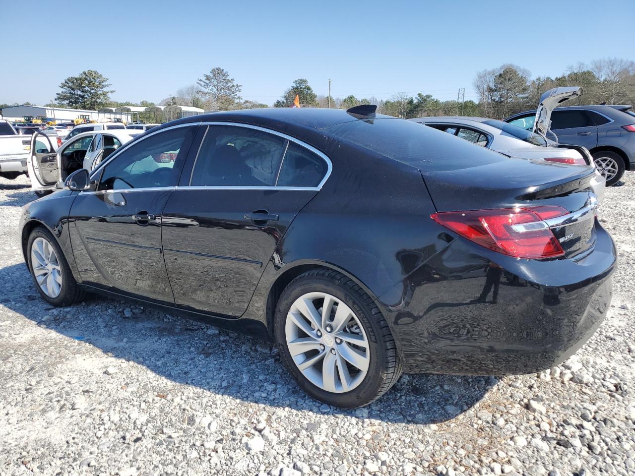 2017 Buick Regal - Image 2