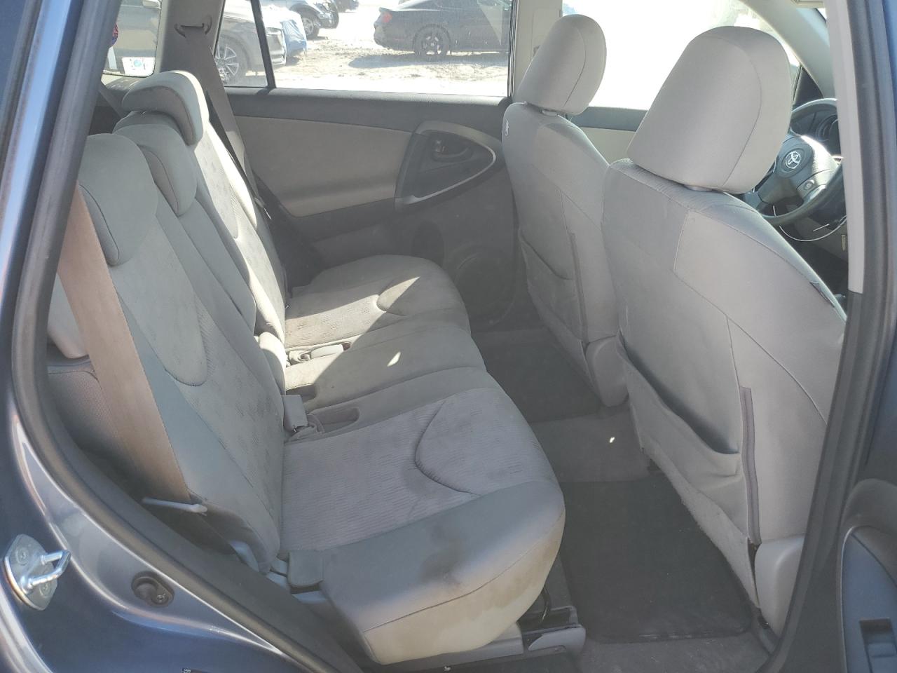 2010 Toyota RAV 4 - Image 11