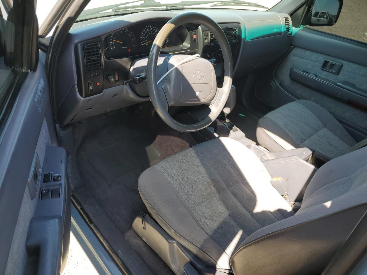 2000 Toyota Tacoma - Image 8