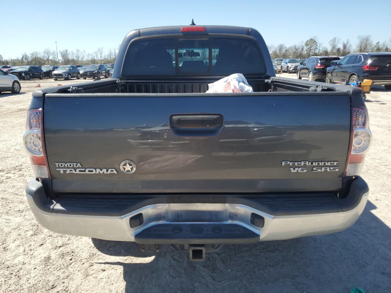 2015 Toyota Tacoma - Image 6