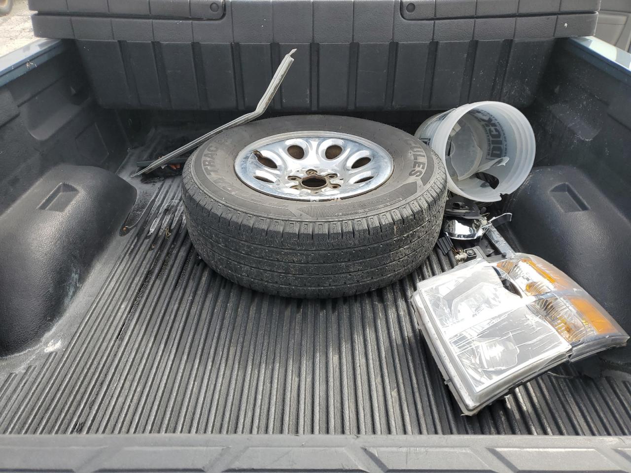 2011 Chevrolet Silverado - Image 12