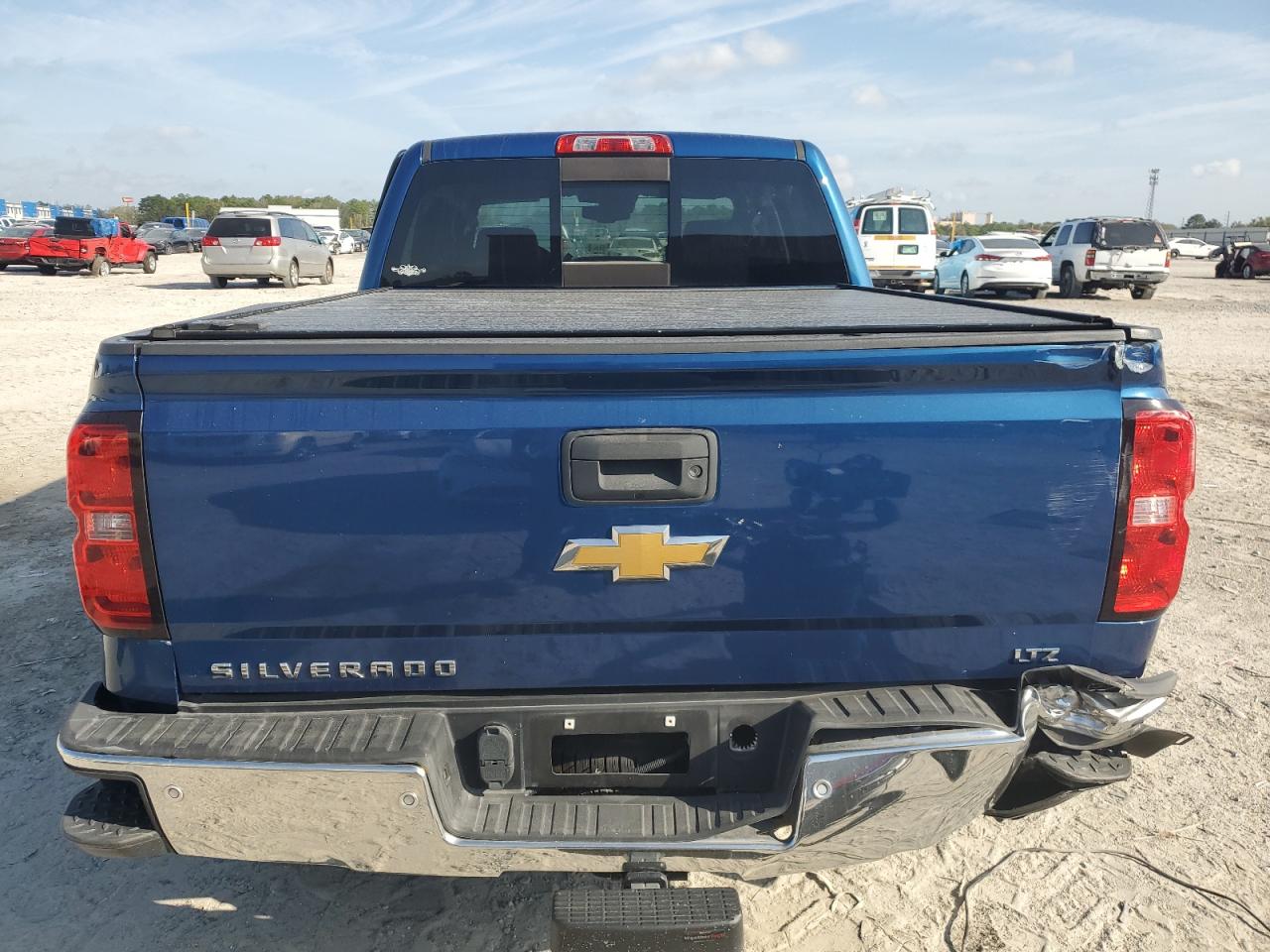 2015 Chevrolet Silverado - Image 6