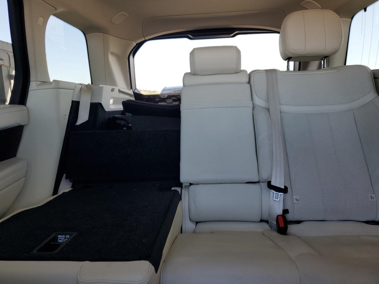 2023 Land Rover Range Rover - Image 10