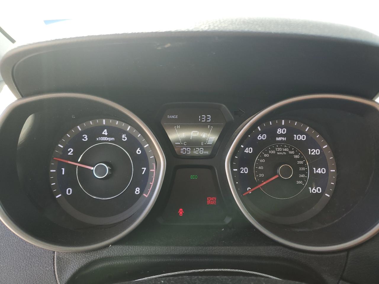2015 Hyundai Elantra - Image 9