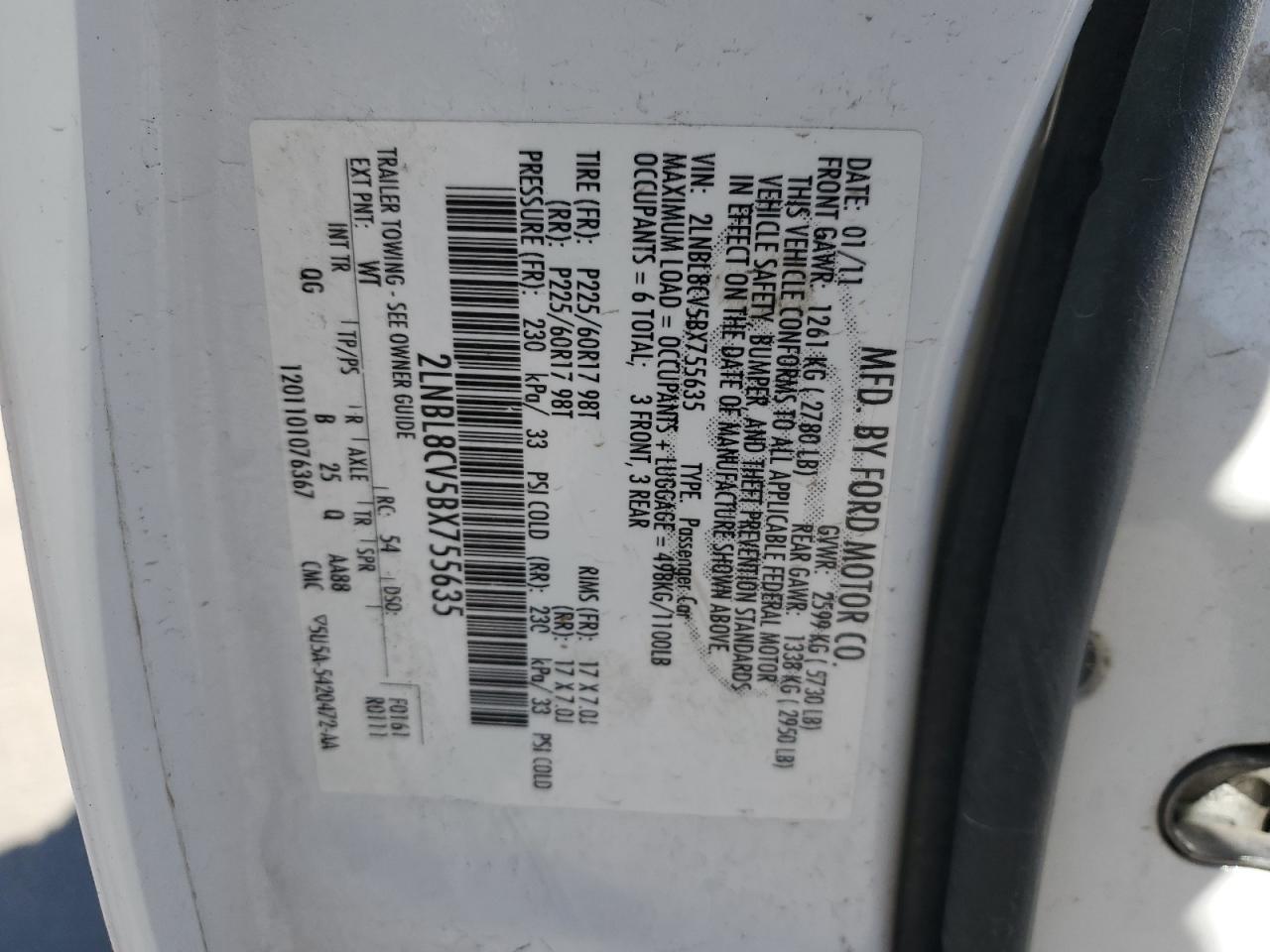 2011 Lincoln Town Car - Image 13