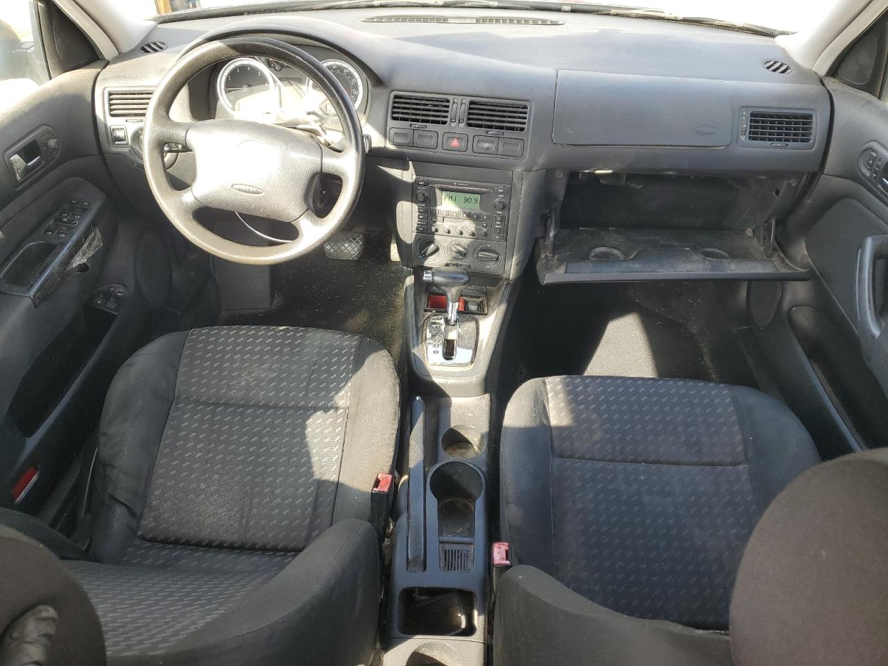 2004 Volkswagen Jetta - Image 8