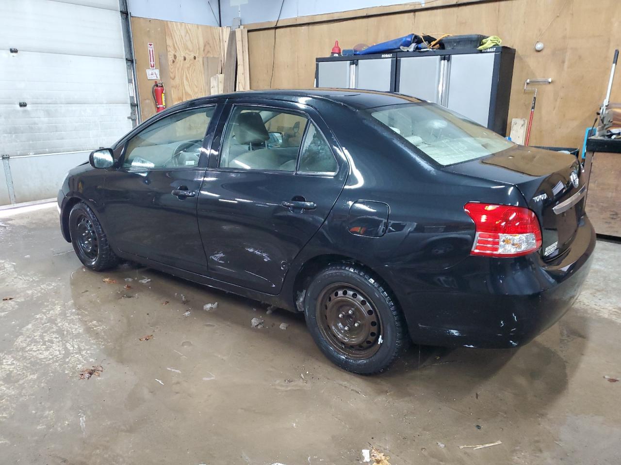 2009 Toyota Yaris - Image 2