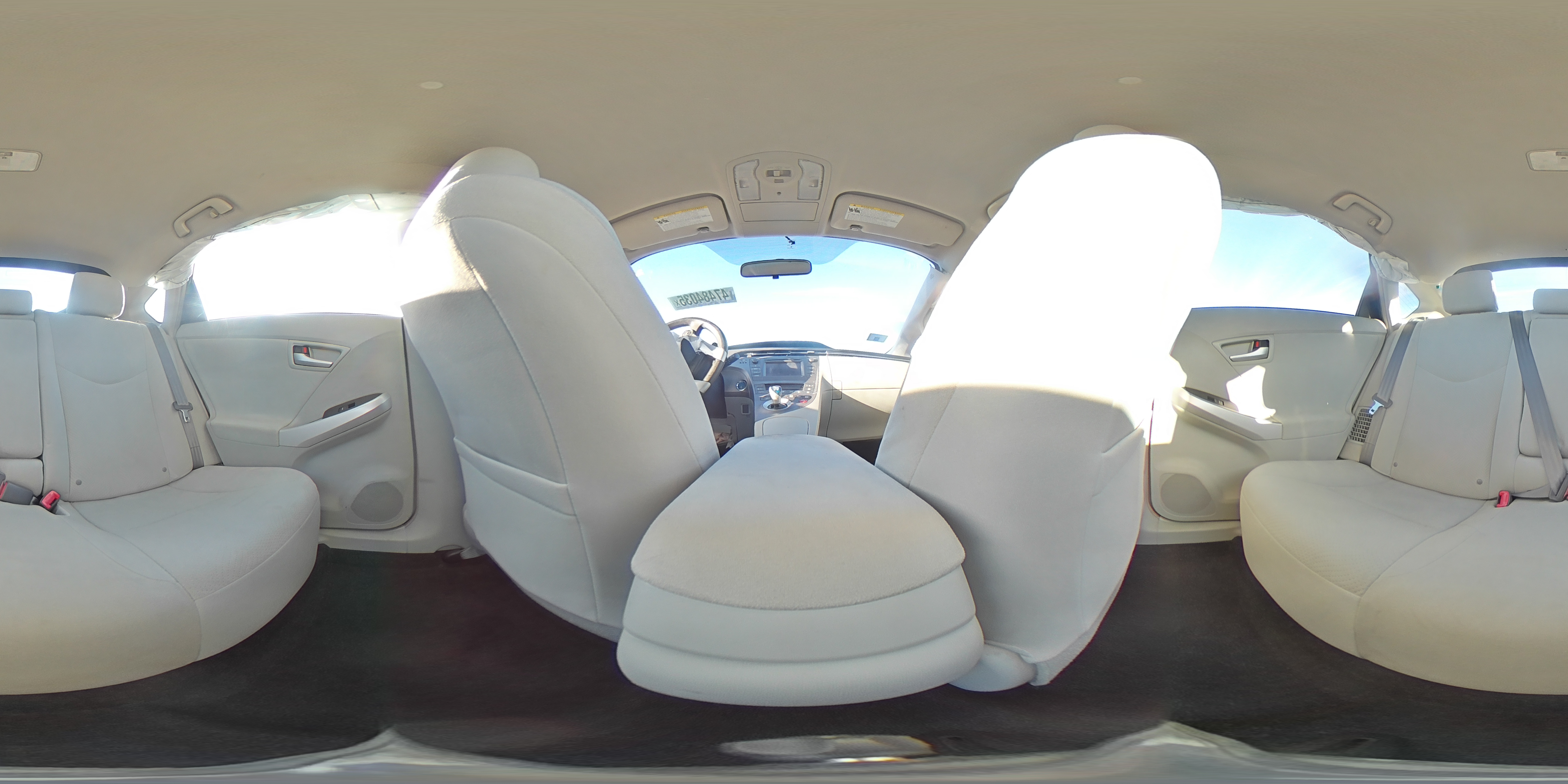 2015 Toyota Prius - Image 14