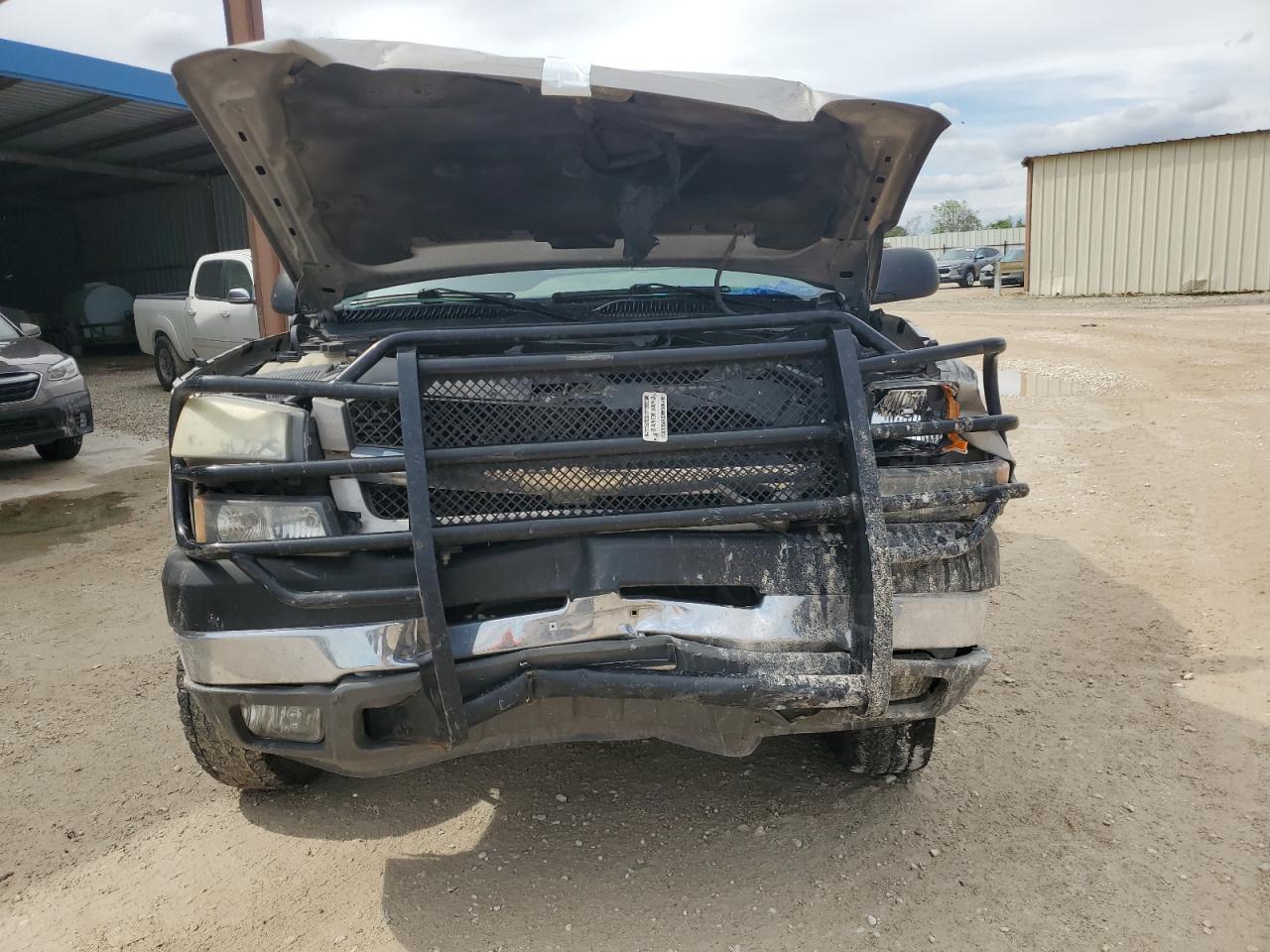 2004 Chevrolet Silverado - Image 5
