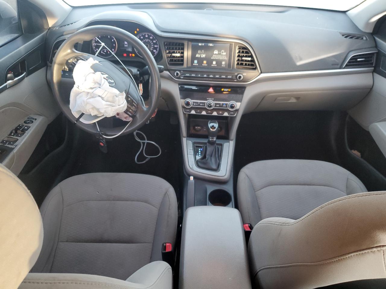 2020 Hyundai Elantra - Image 8