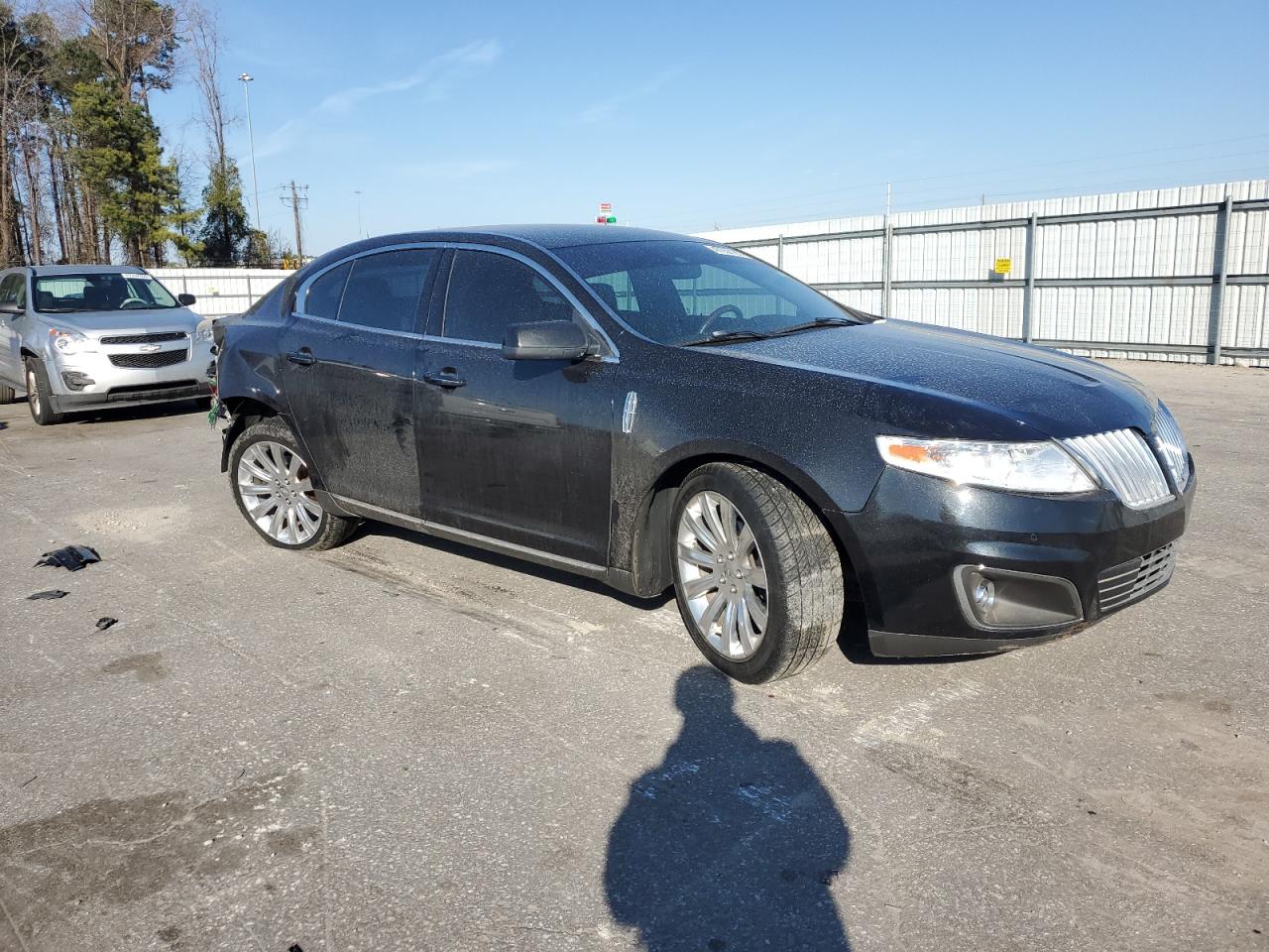 2011 Lincoln MKS - Image 4