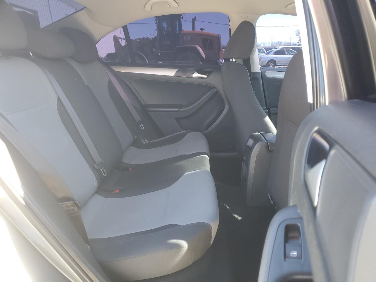 2017 Volkswagen Jetta - Image 10