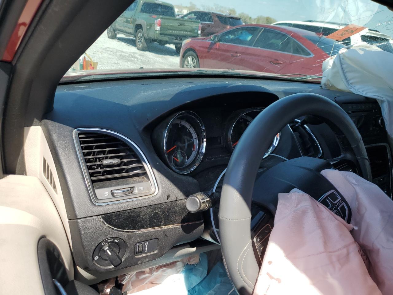 2015 Dodge Caravan - Image 9