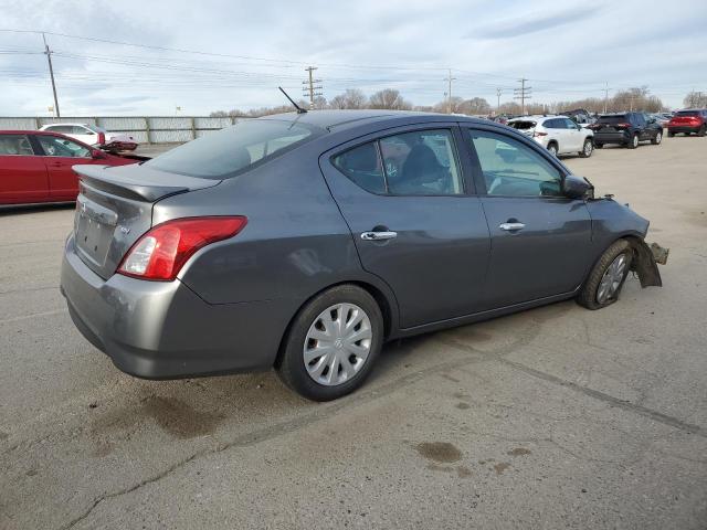 NISSAN VERSA 2018 Szary