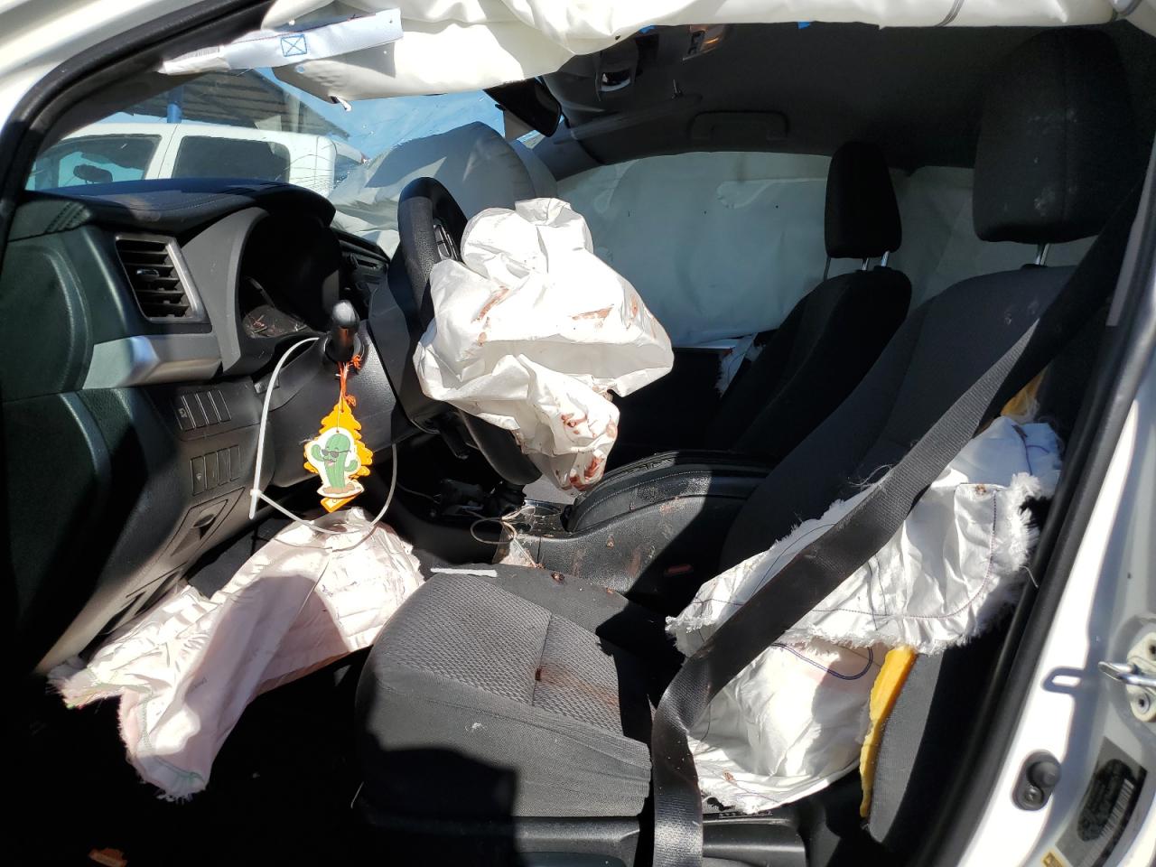 5TDZZRFHXKS303690 TOYOTA HIGHLANDER 2019