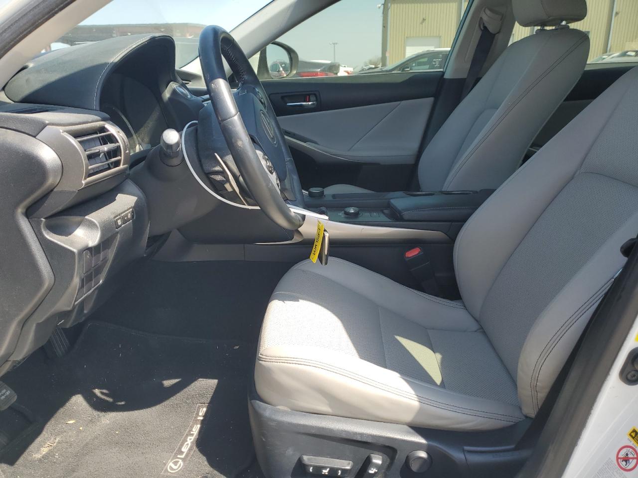 2015 Lexus IS - Image 7
