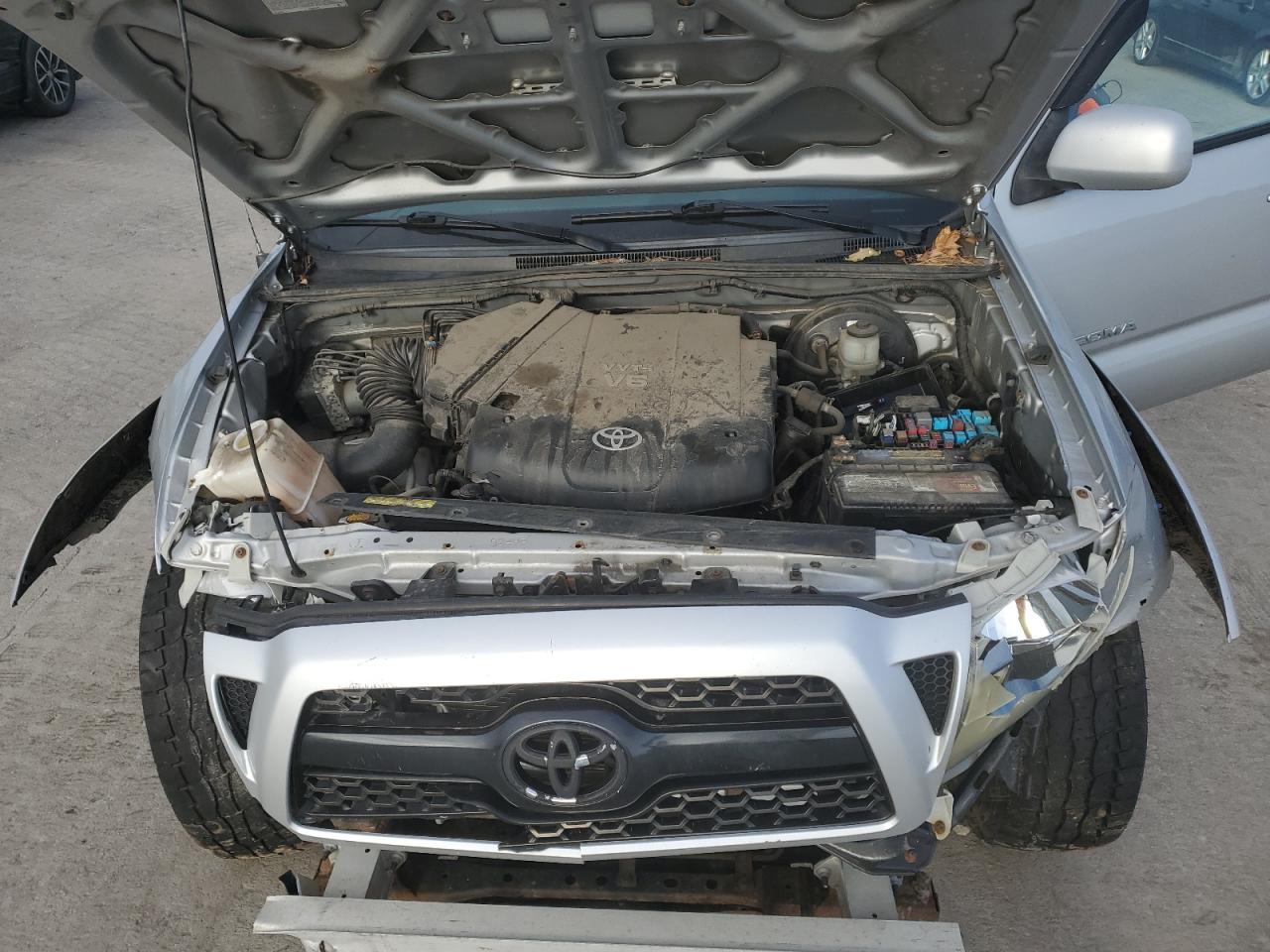 2011 Toyota Tacoma - Image 12