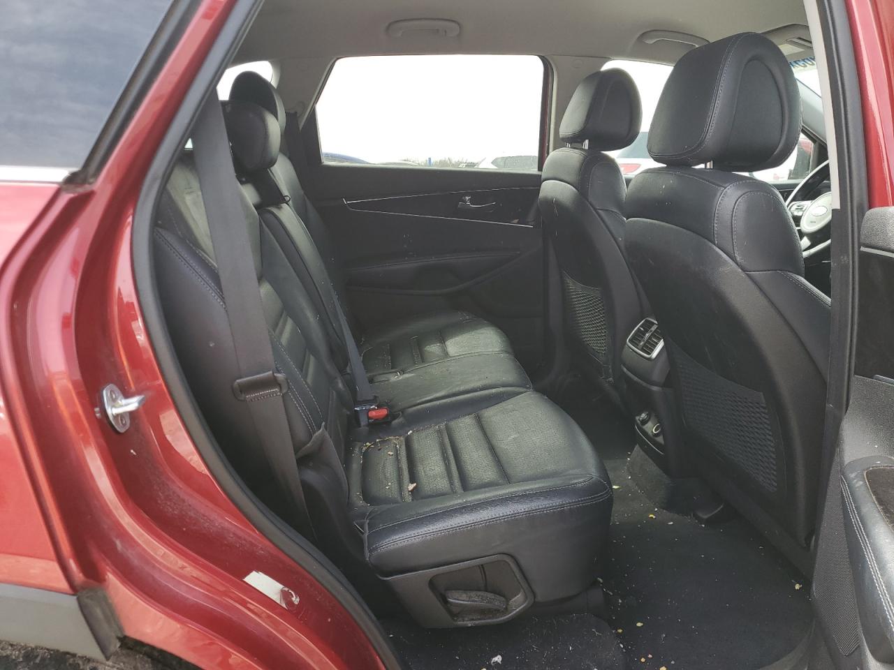 2016 Kia Sorento - Image 11