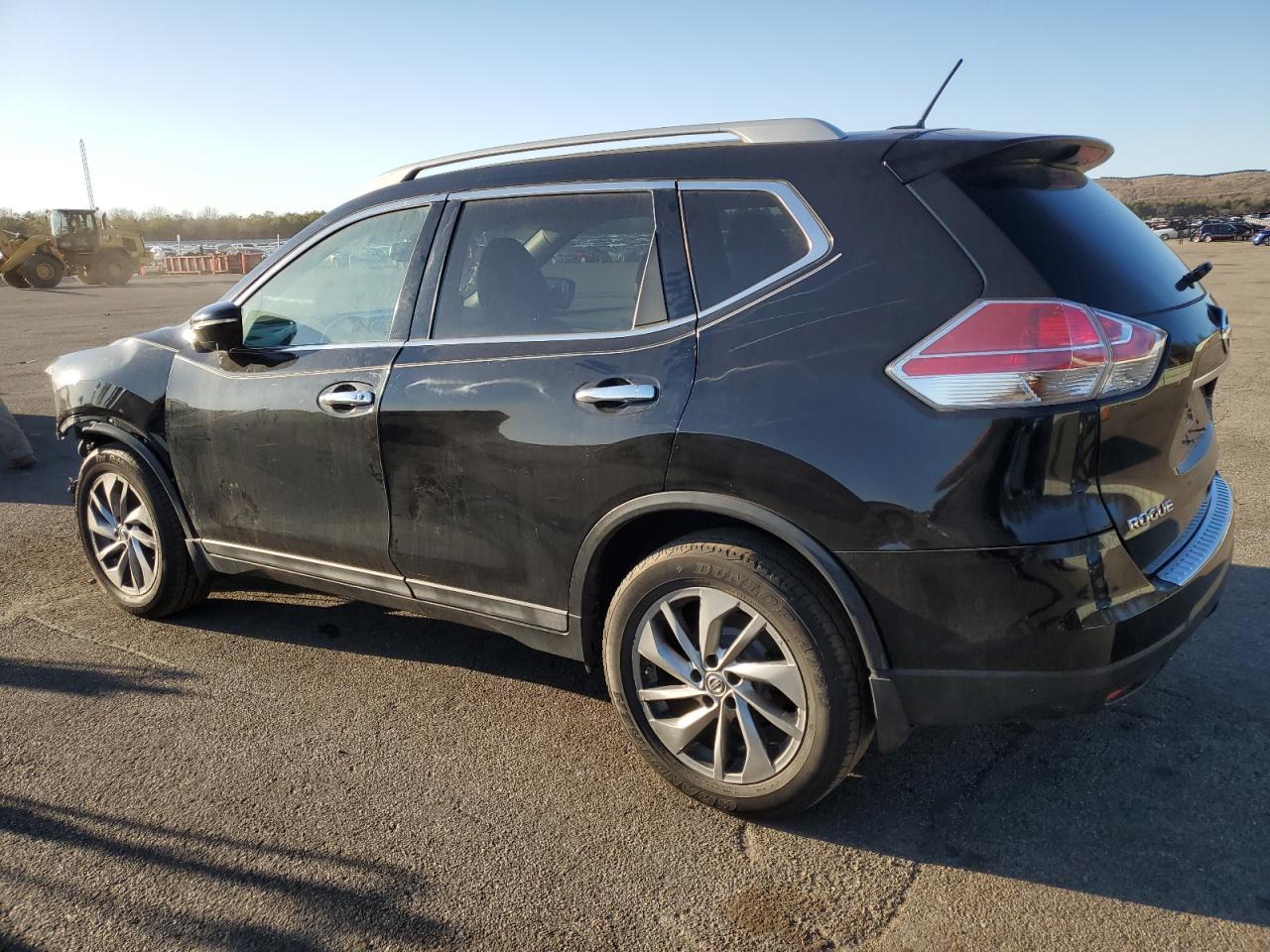 2015 Nissan Rogue - Image 2