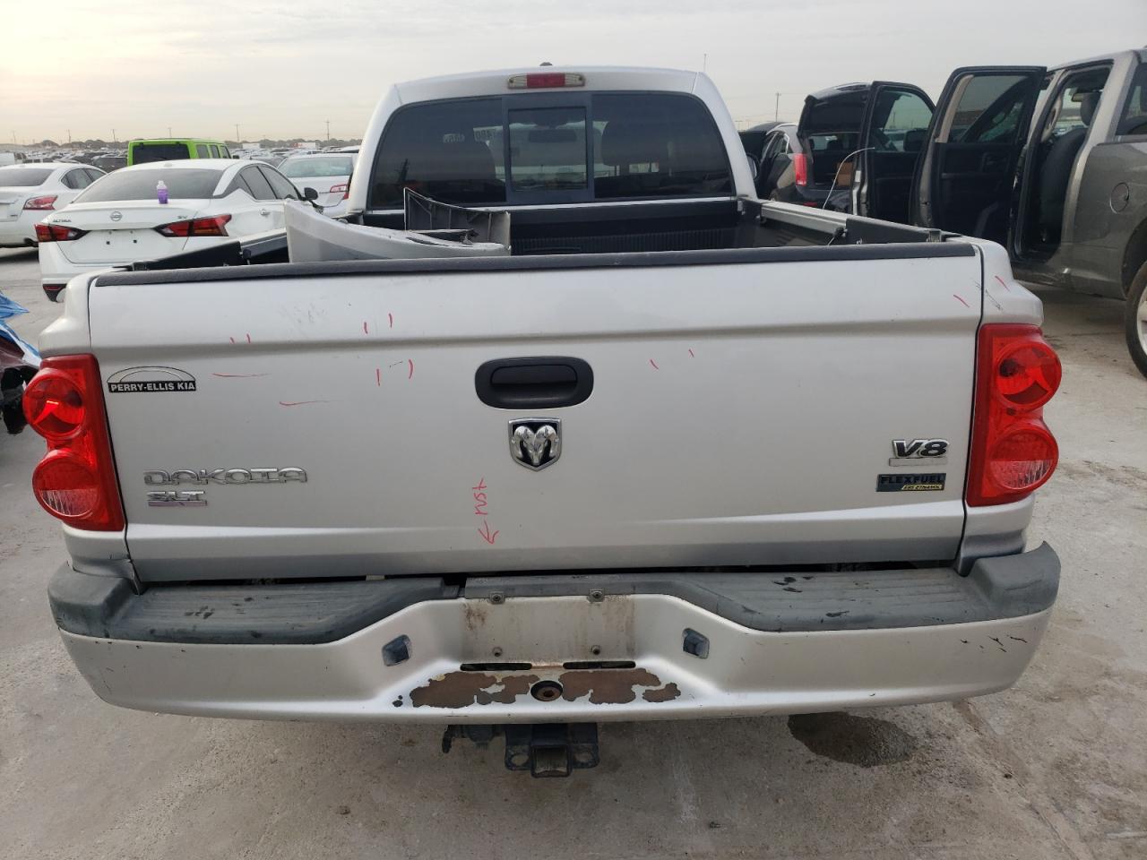 2007 Dodge Dakota - Image 6