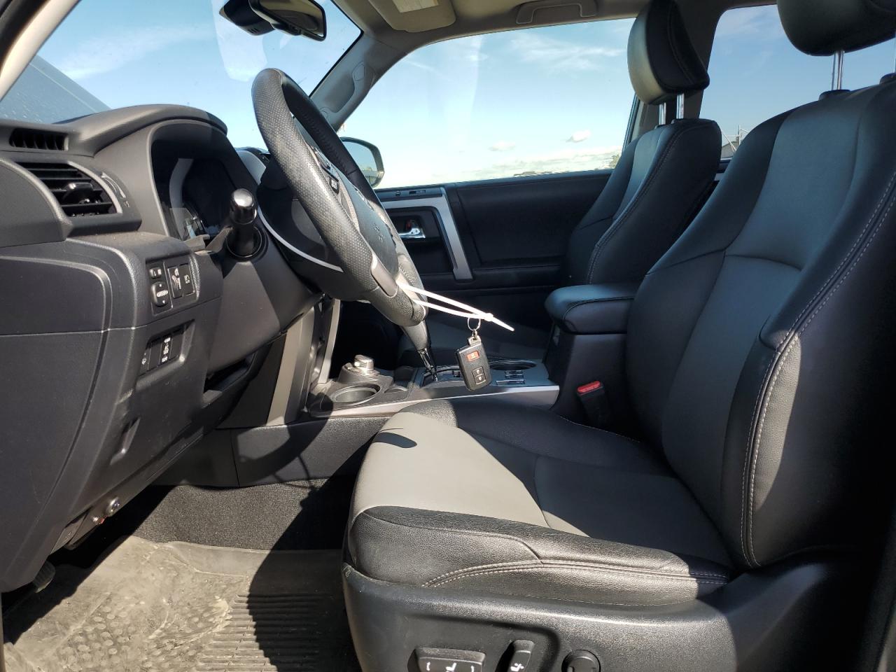 2020 Toyota 4Runner - Image 7