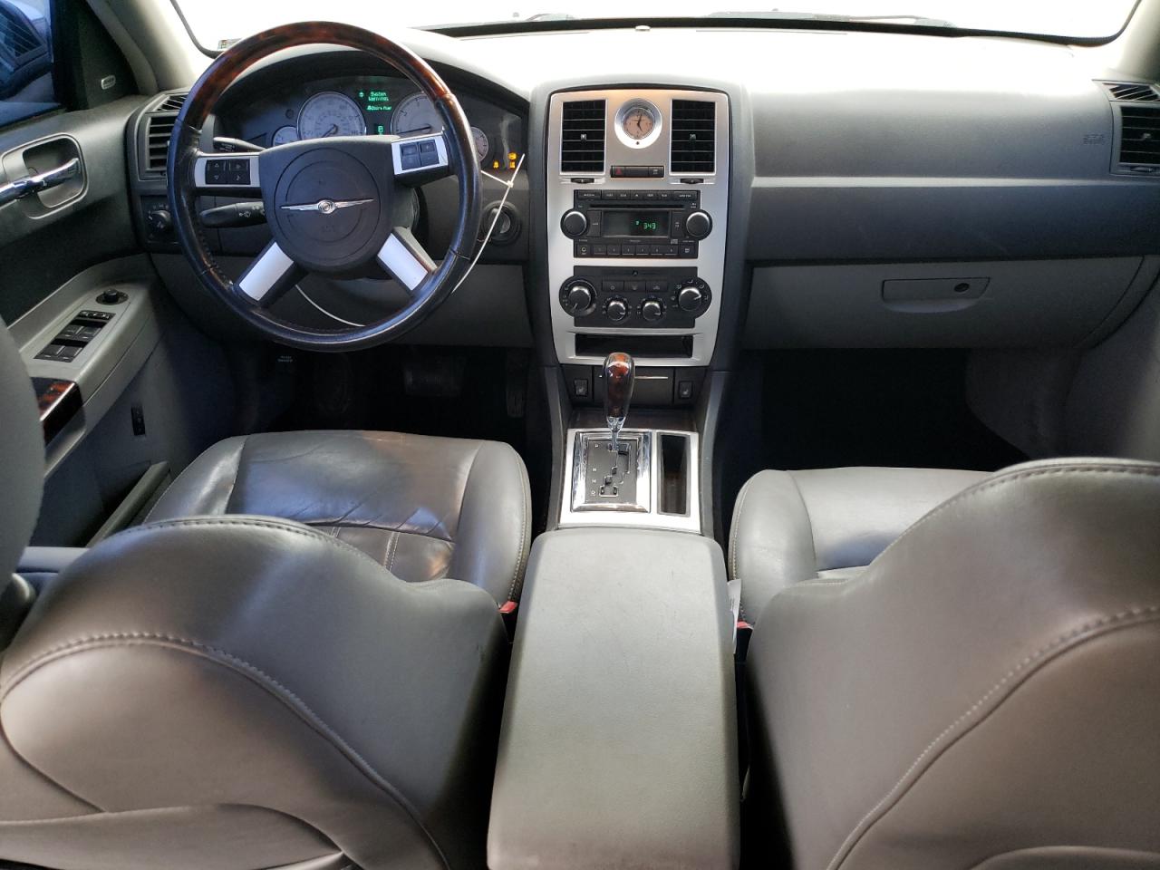 2007 Chrysler 300 - Image 8