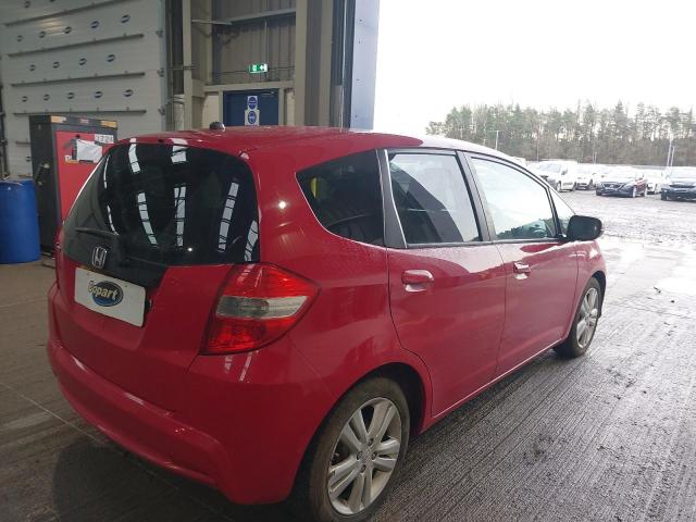 2013 HONDA JAZZ ES +