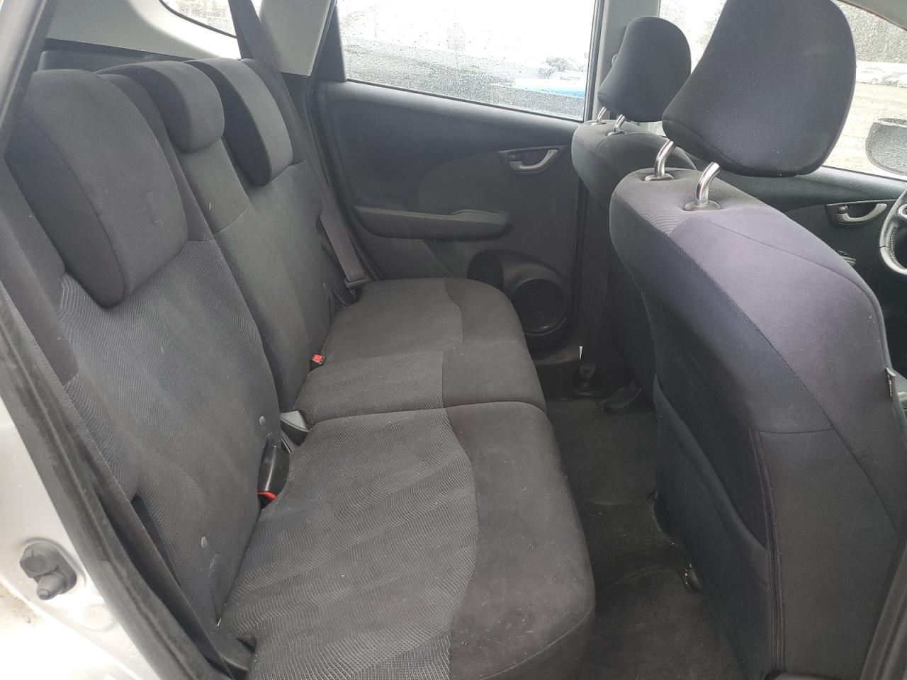 2011 Honda Fit - Image 10