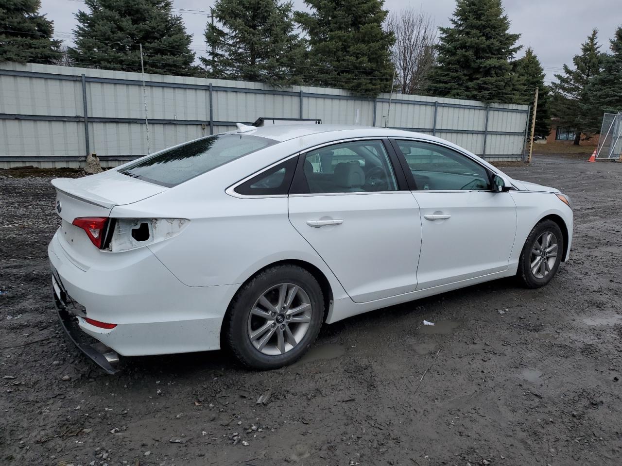 2016 Hyundai Sonata - Image 3
