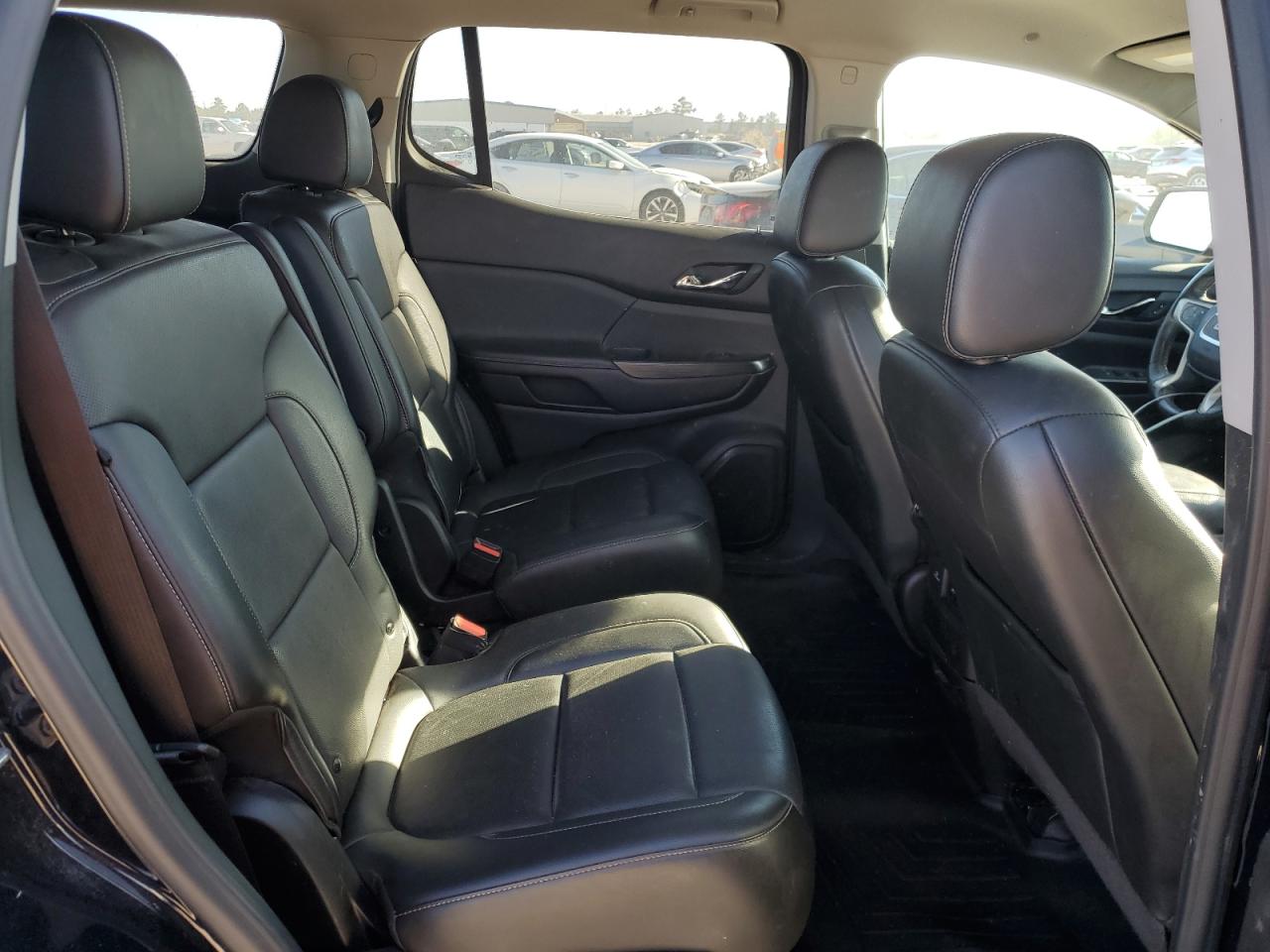 2021 GMC Acadia - Image 11