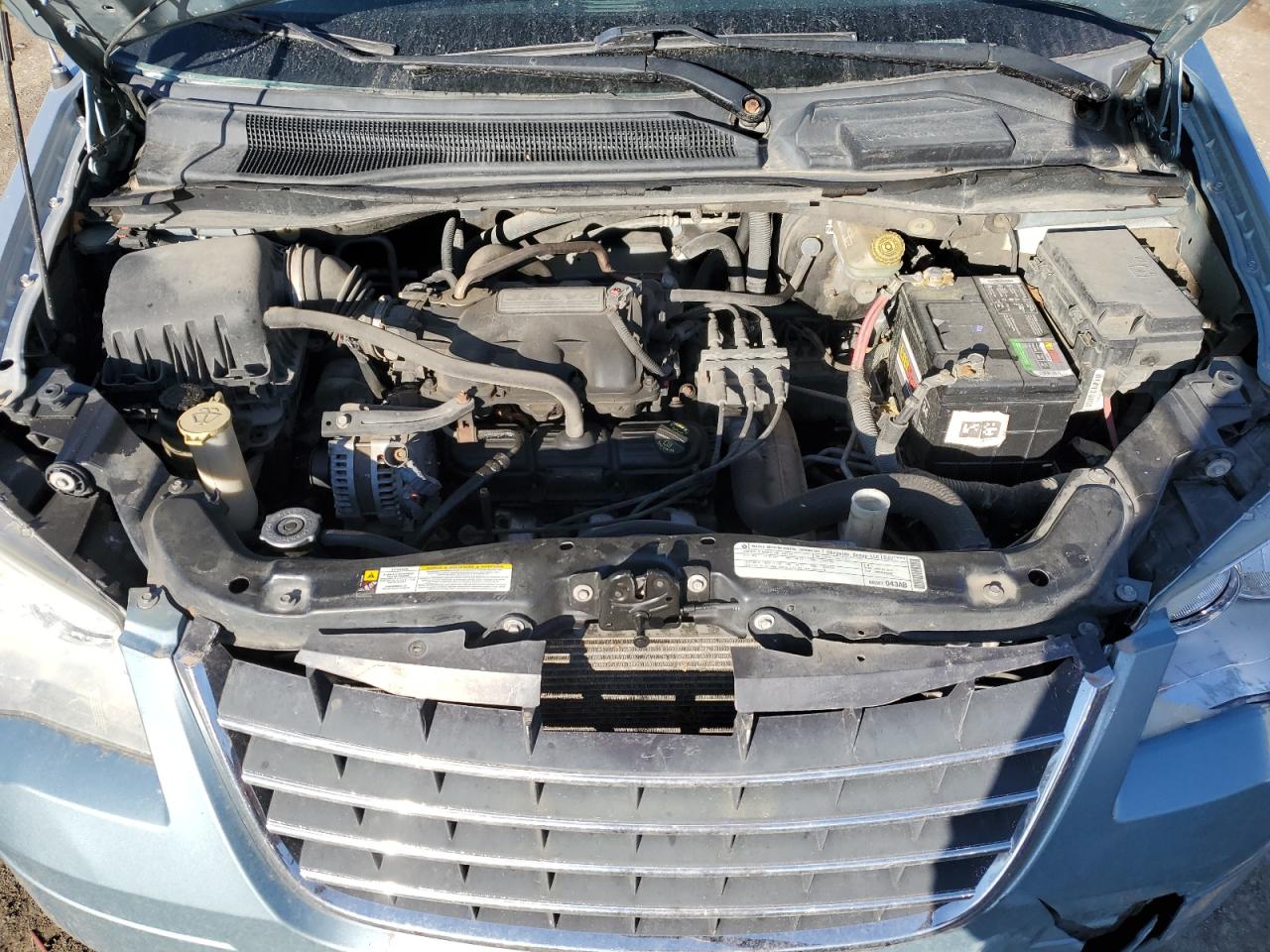 2010 Chrysler Town & Country - Image 14