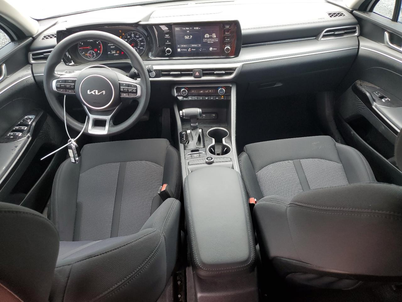 2024 Kia K5 - Image 8