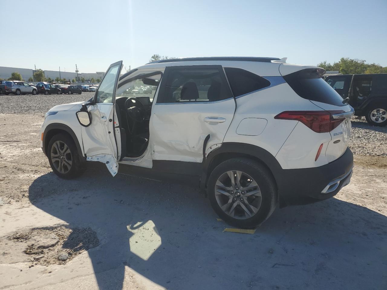 2021 Kia Seltos - Image 2