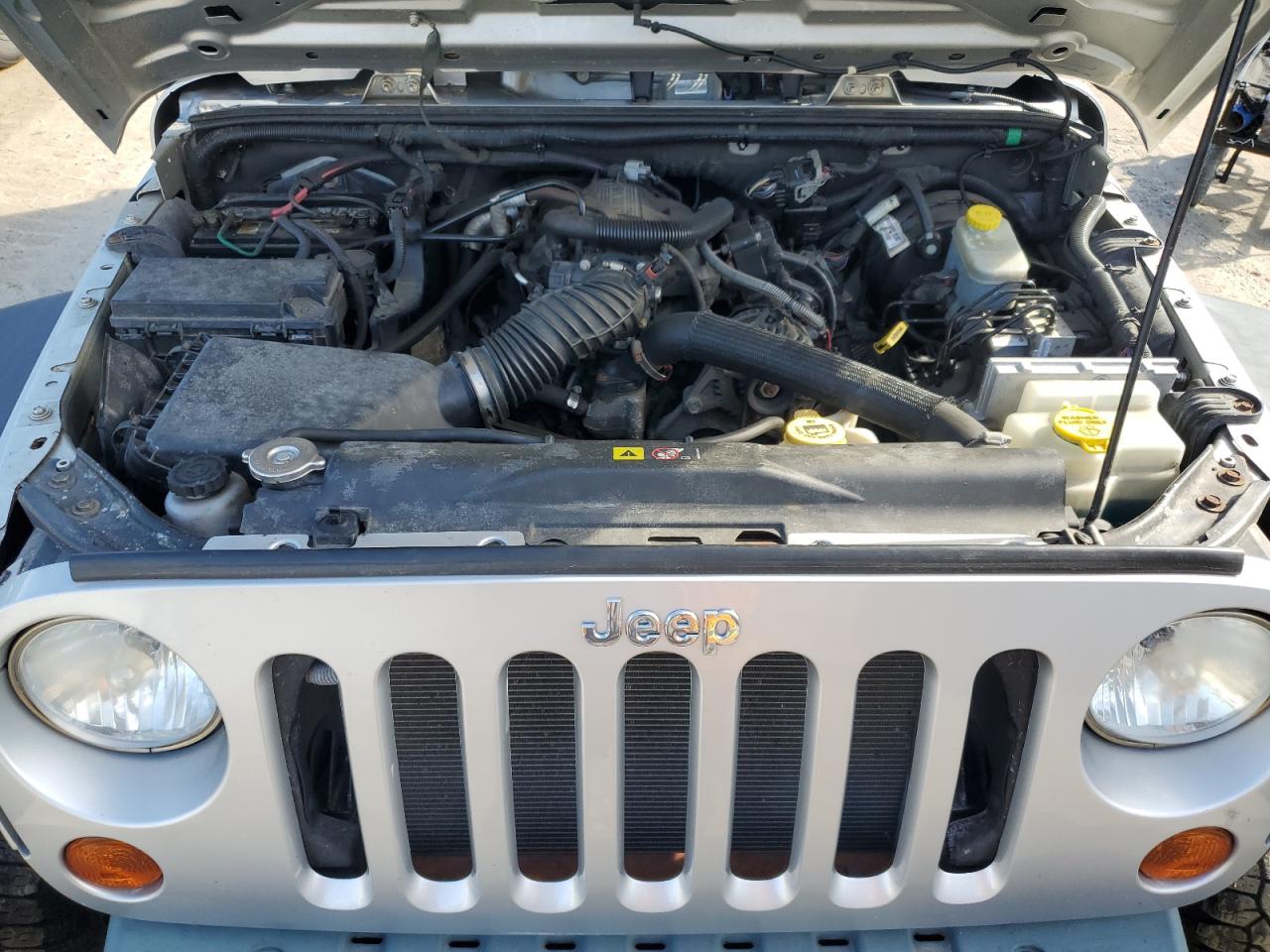 2010 Jeep Wrangler - Image 11