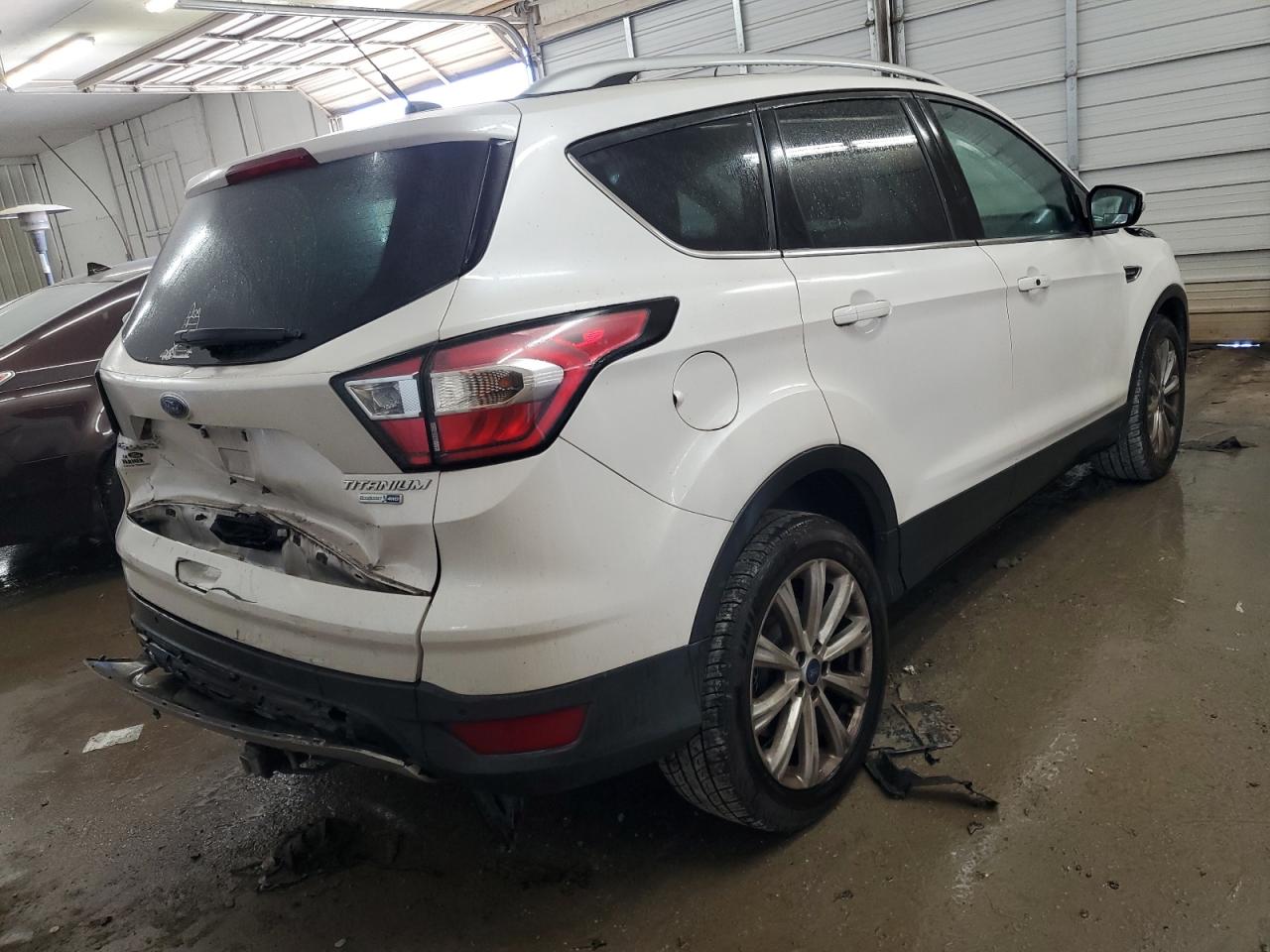 1FMCU9J96HUE10272 FORD ESCAPE 2017