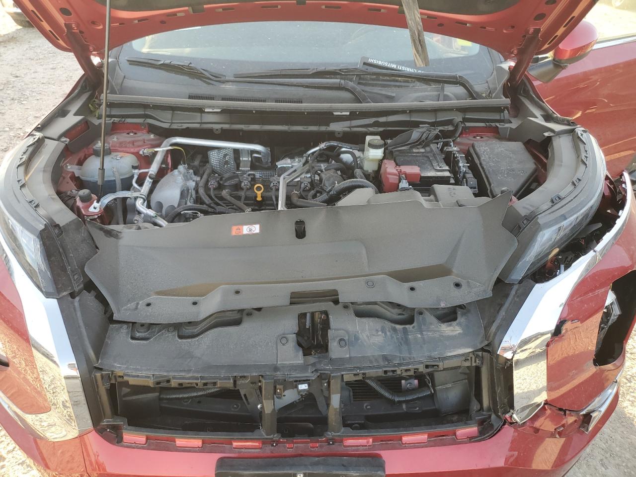 2024 Mitsubishi Outlander - Image 12