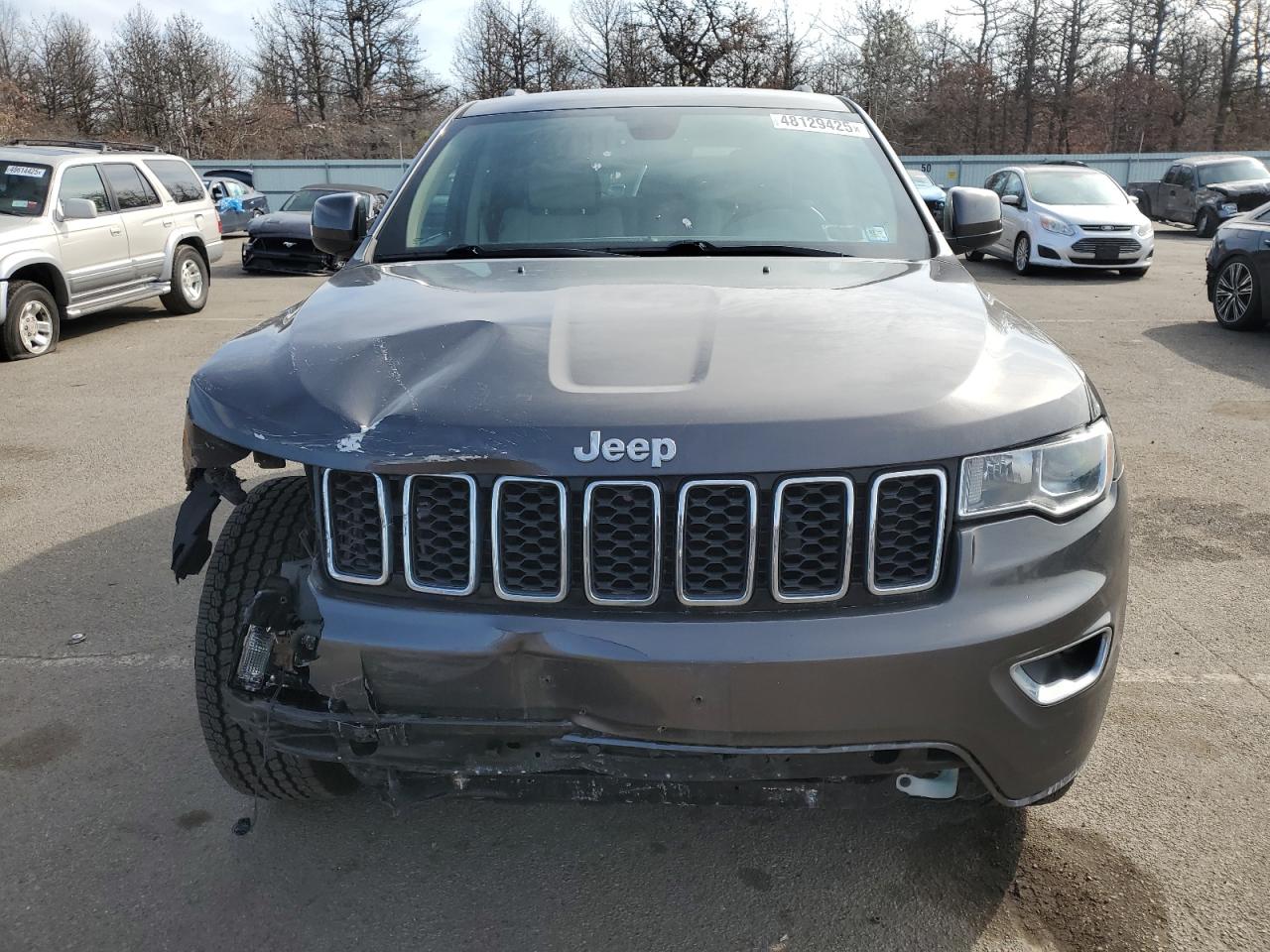 2019 Jeep Grand Cherokee - Image 5