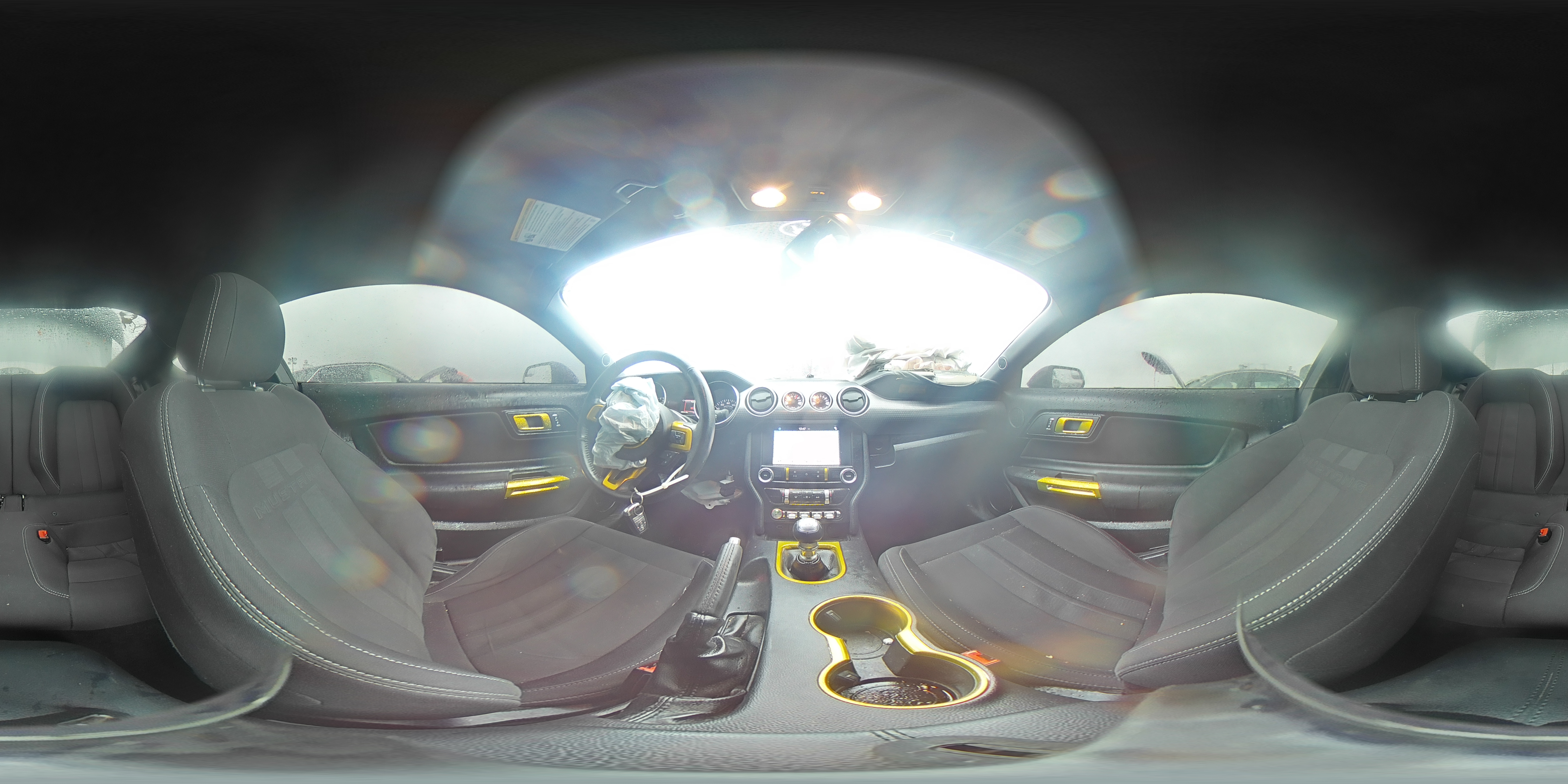 2019 Ford Mustang - Image 12