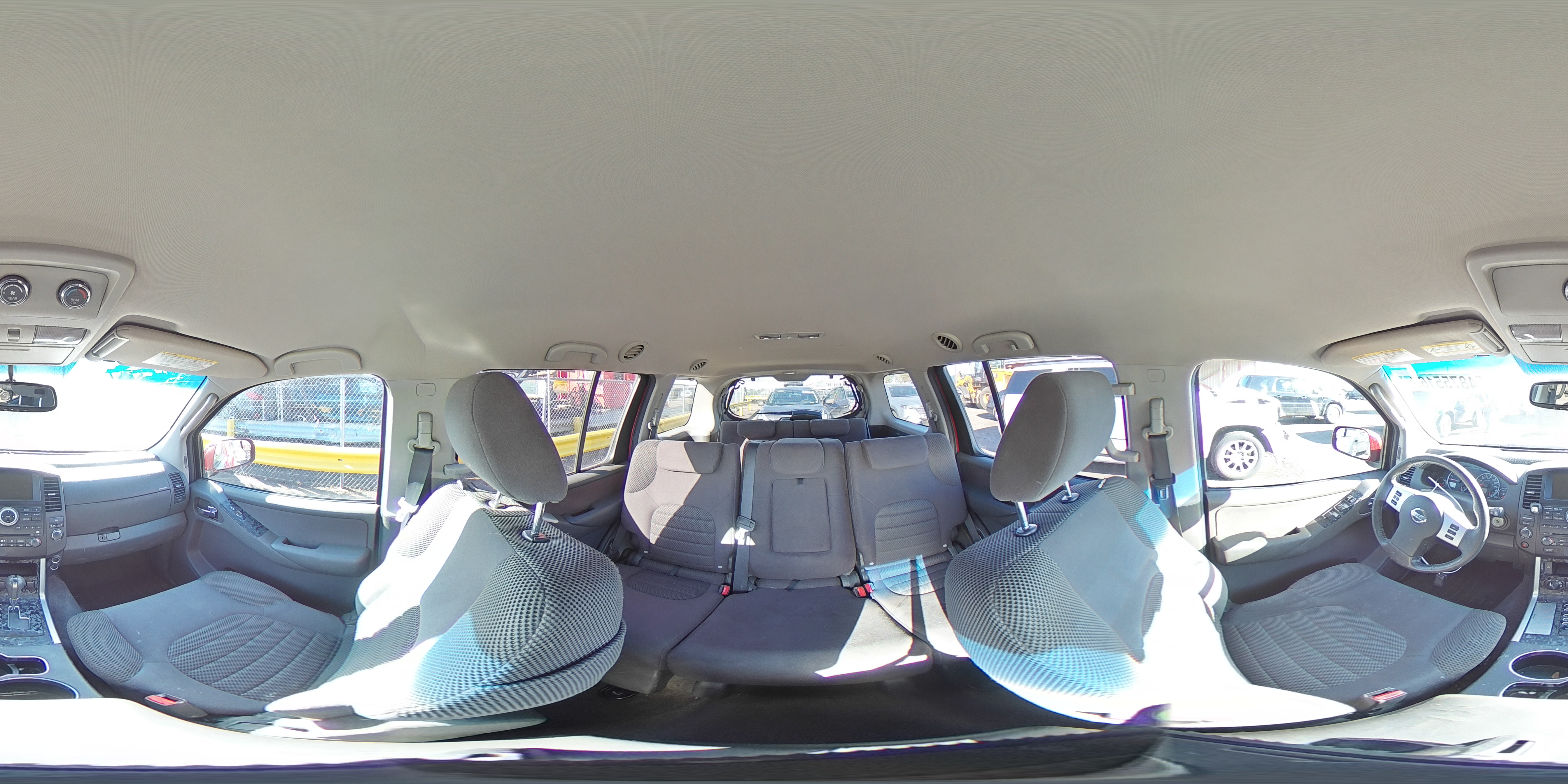 2011 Nissan Pathfinder - Image 14