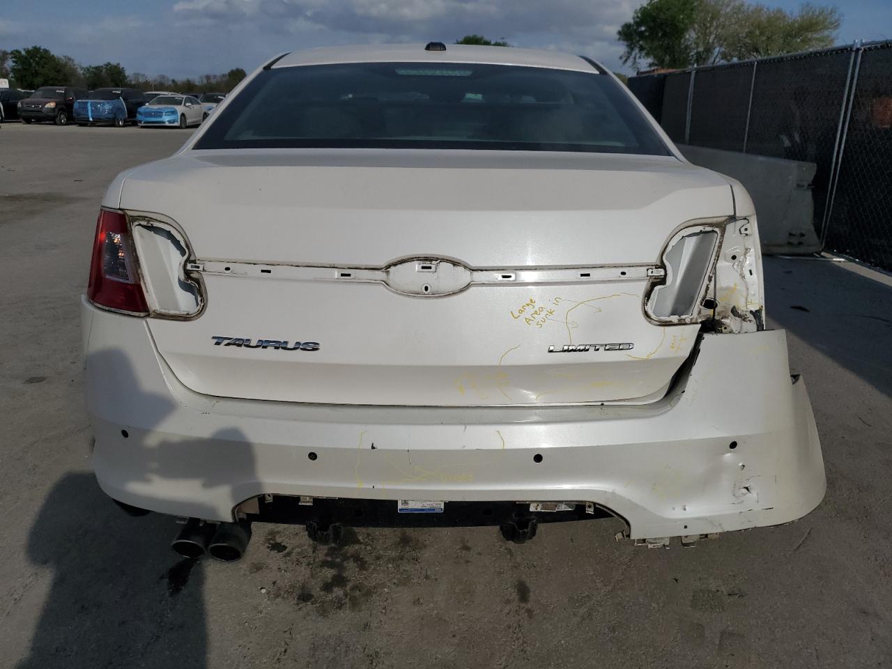 2010 Ford Taurus - Image 6