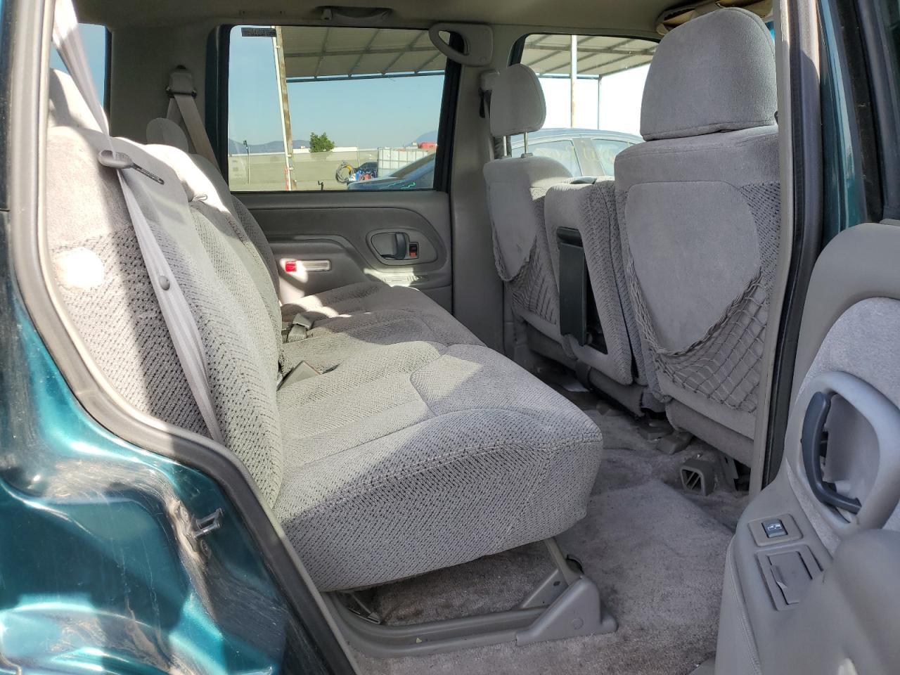 1999 Chevrolet Tahoe - Image 11