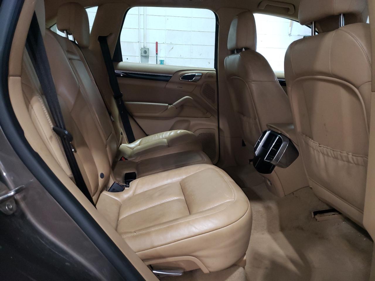 2016 Porsche Cayenne - Image 11