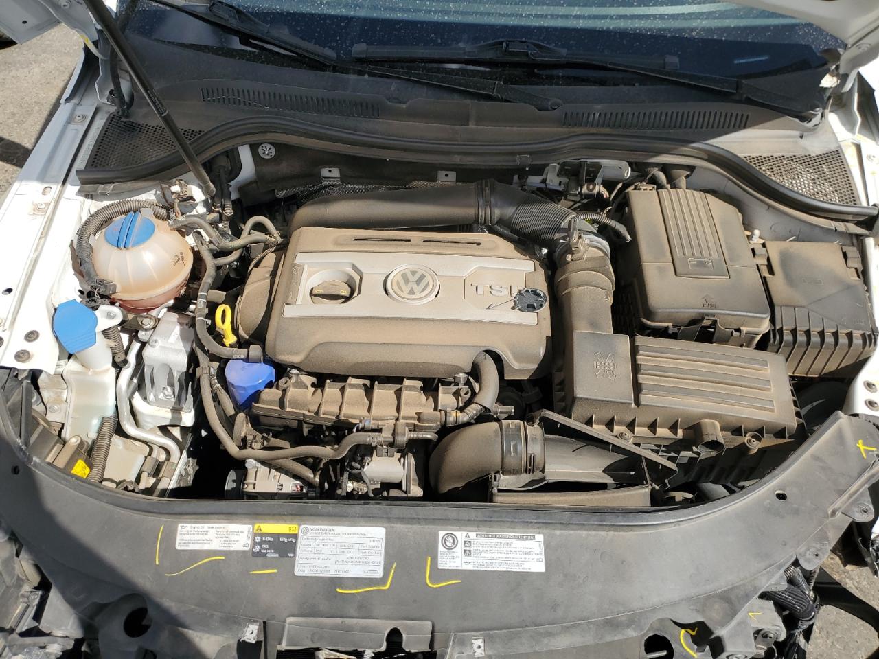 2017 Volkswagen Passat CC - Image 11