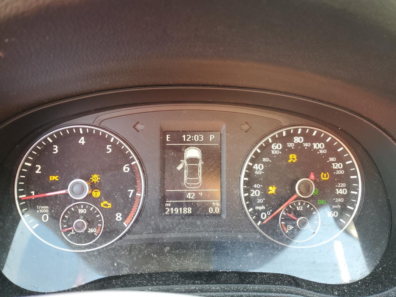 2014 Volkswagen Passat - Image 9